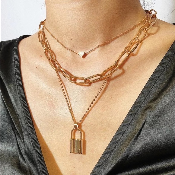 Anthropologie Jewelry - ❤️ Stylish Tiered Paperclip Lock necklace